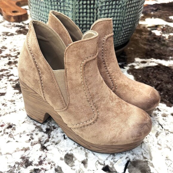 Pierre Duma's Ankle Booties, Size 6 - Picture 1 of 7